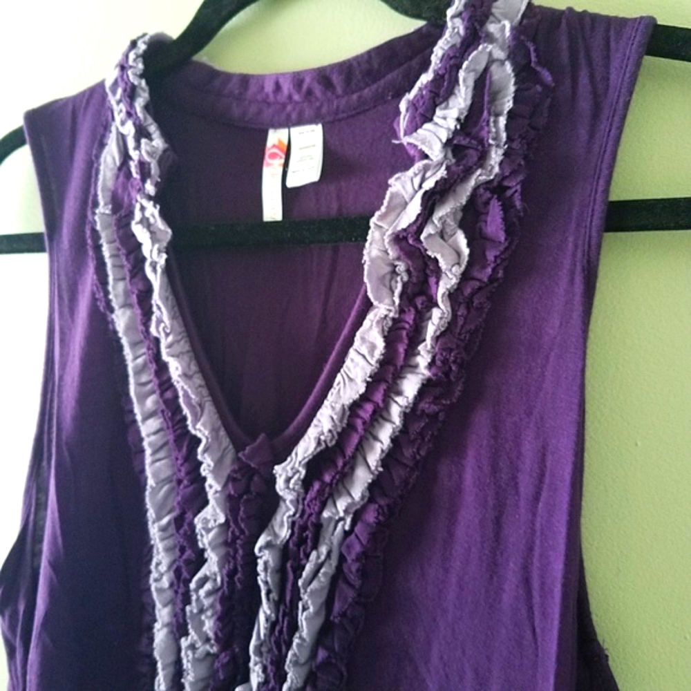 6 degrees | Sleeveless Blouse XL EUC 💜 ruffles